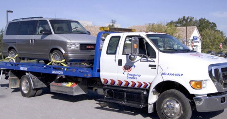 Tow truck providing Roadside Service In Australia highway