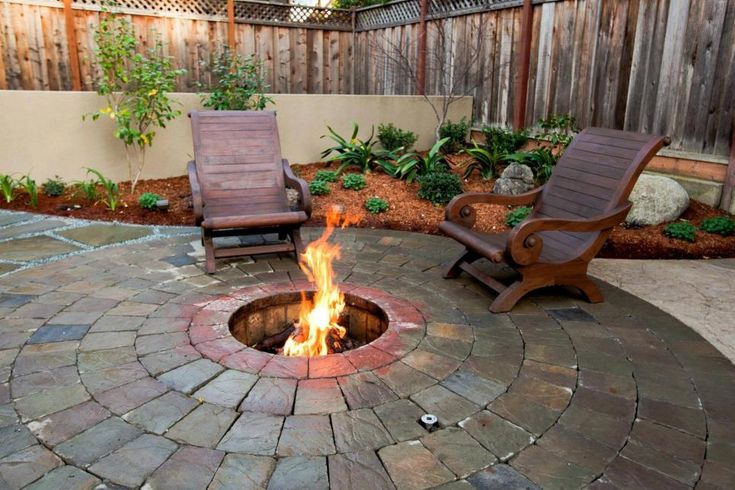 Backyard Fire Pit Ideas

