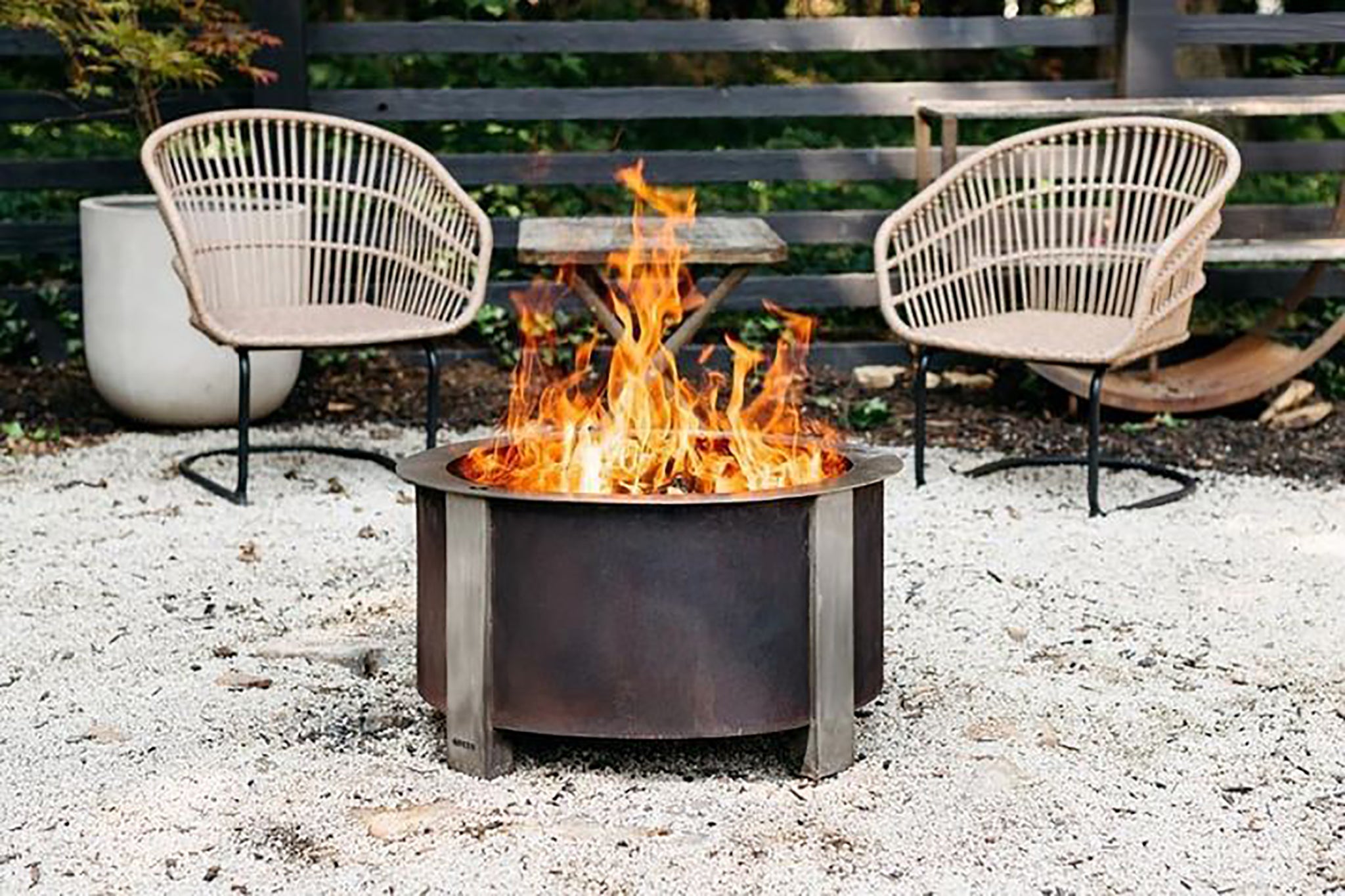 smokeless fire pit